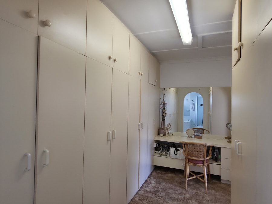 4 Bedroom Property for Sale in Noorsekloof Eastern Cape